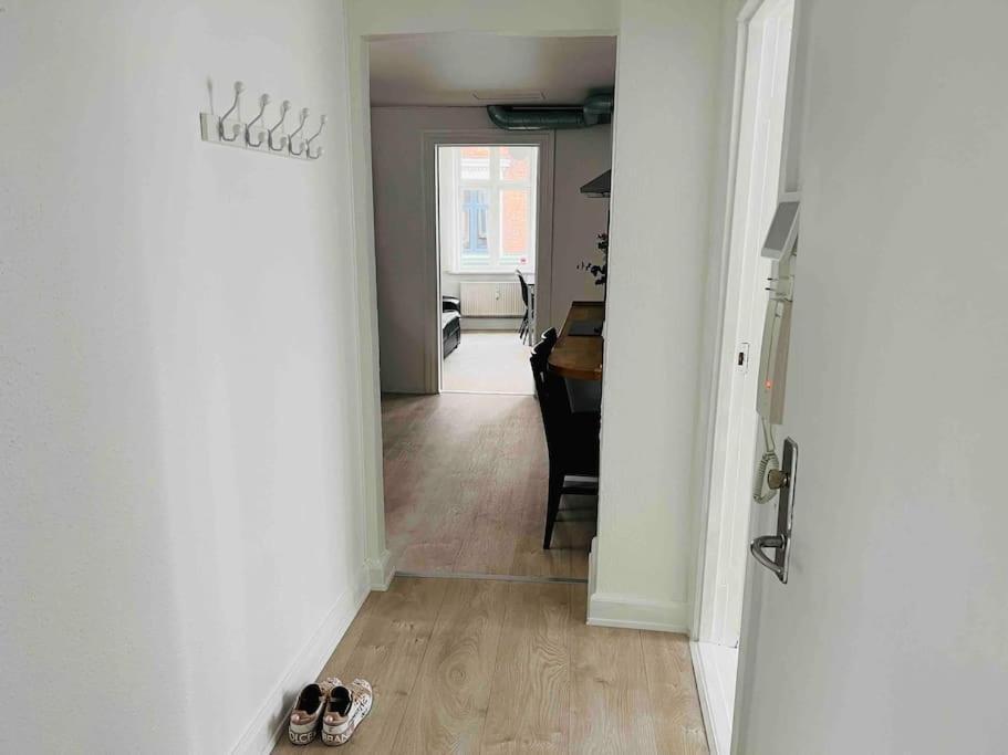 Lovely 1-Bedroom Condo In Aarhus C Kültér fotó