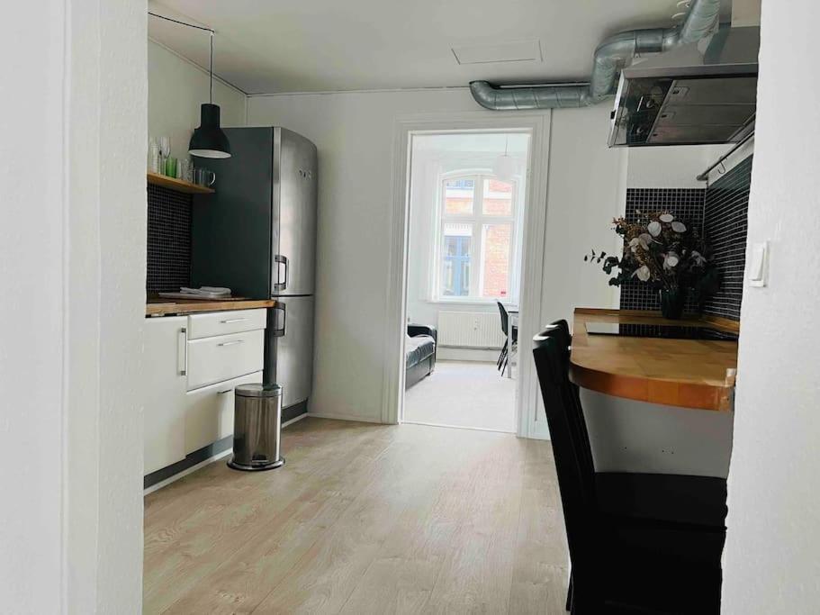 Lovely 1-Bedroom Condo In Aarhus C Kültér fotó