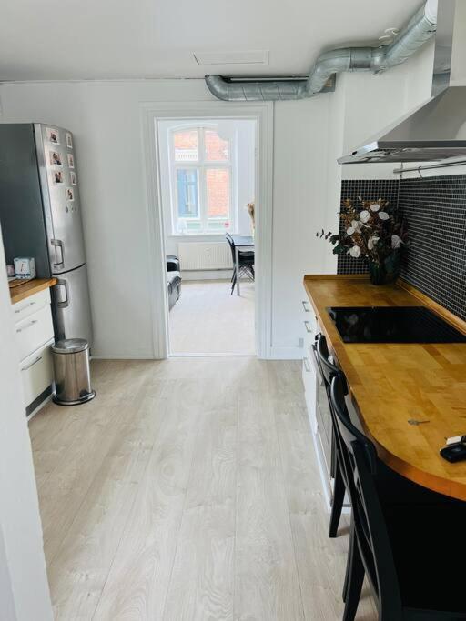 Lovely 1-Bedroom Condo In Aarhus C Kültér fotó